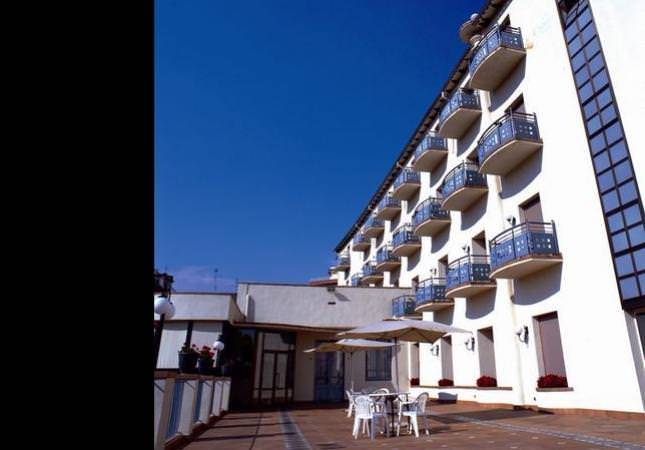 Los mejores precios en Hotel Balneario Termas Victoria. Relájate con nuestro Spa y Masaje en Barcelona